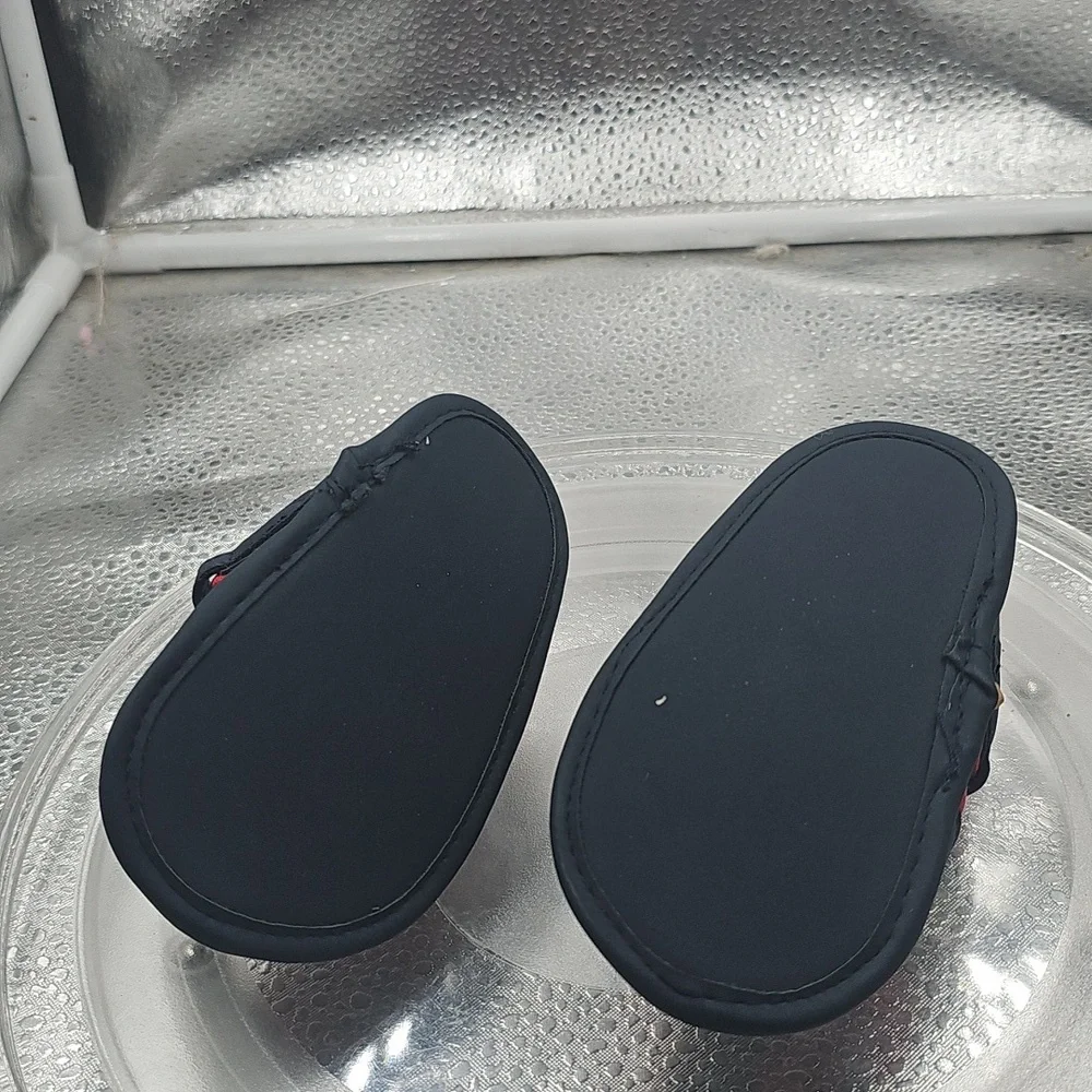 H Black And Red Slip On Like Sandals - Picture 4 of 5